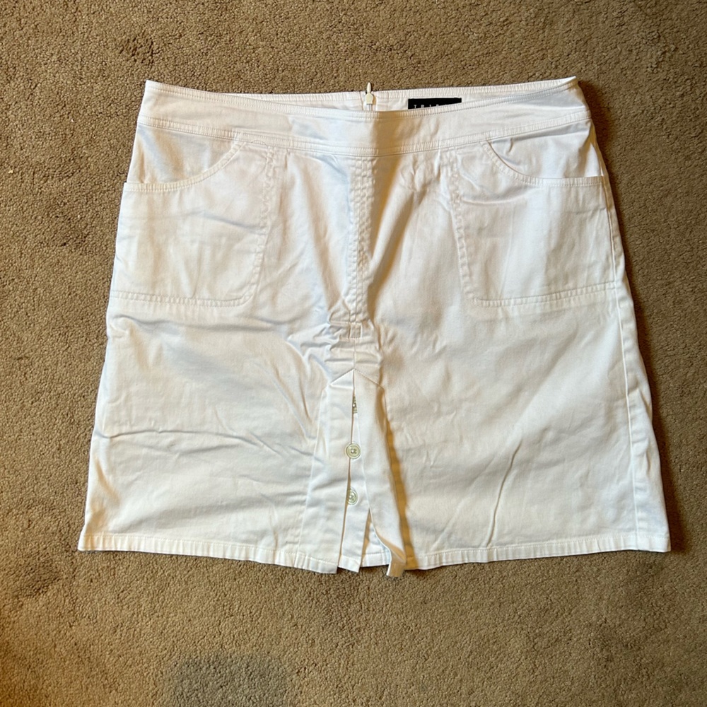 Tribal White 19 Inch Skort NWOT